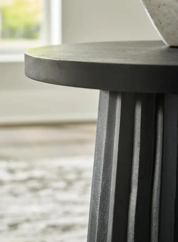 Ceilby Chairside Table - Image 3
